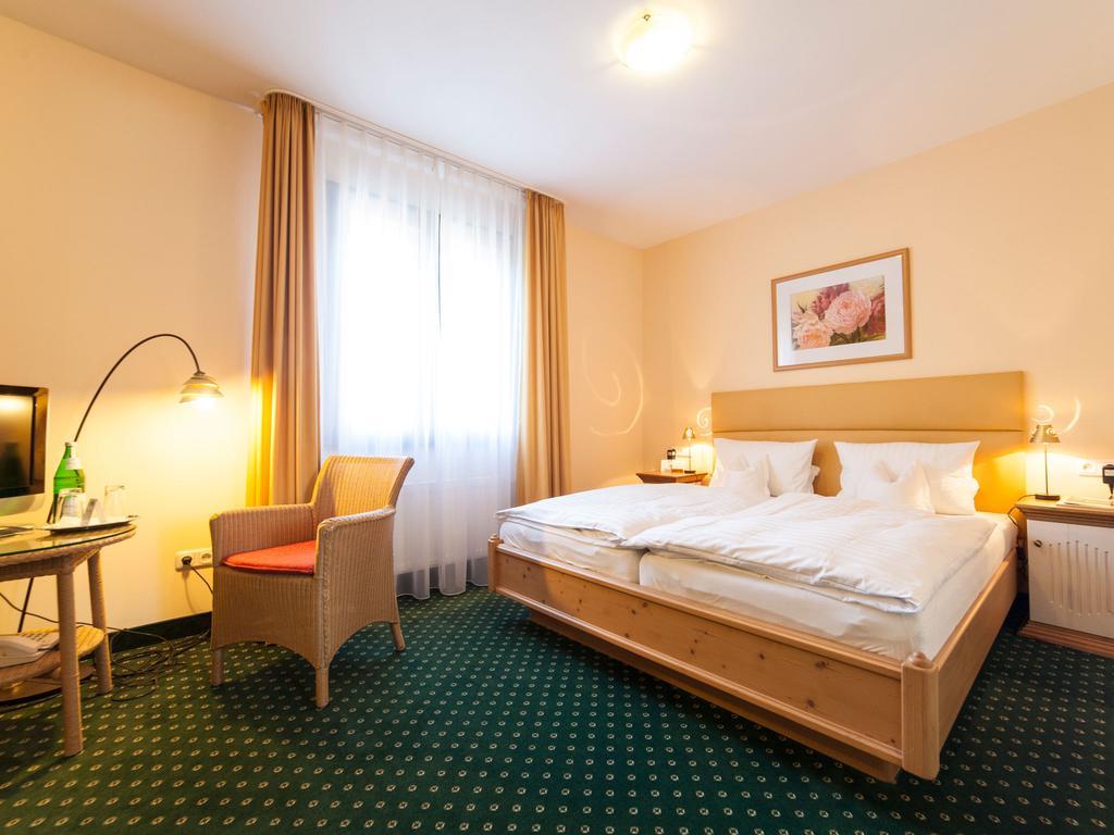 Landhotel Der Schwallenhof Bad Driburg Szoba fotó
